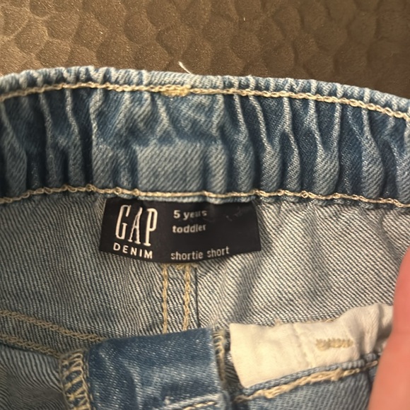 GAP Girls Shortie Shorts size 5 - Picture 2 of 3